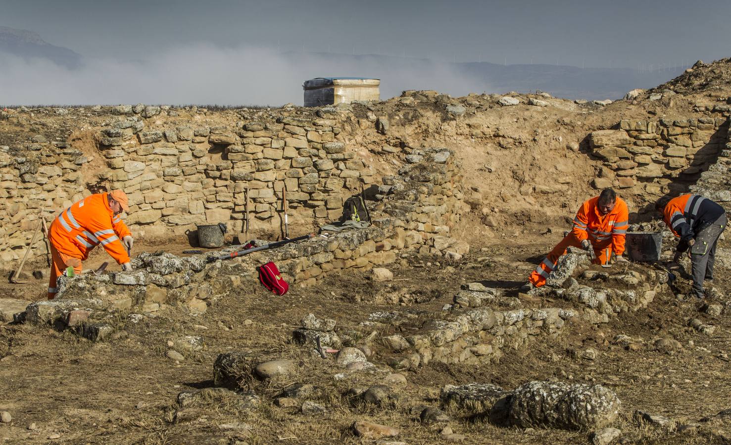 Avanza la primera fase de las excavaciones en el Monte Cantabria.