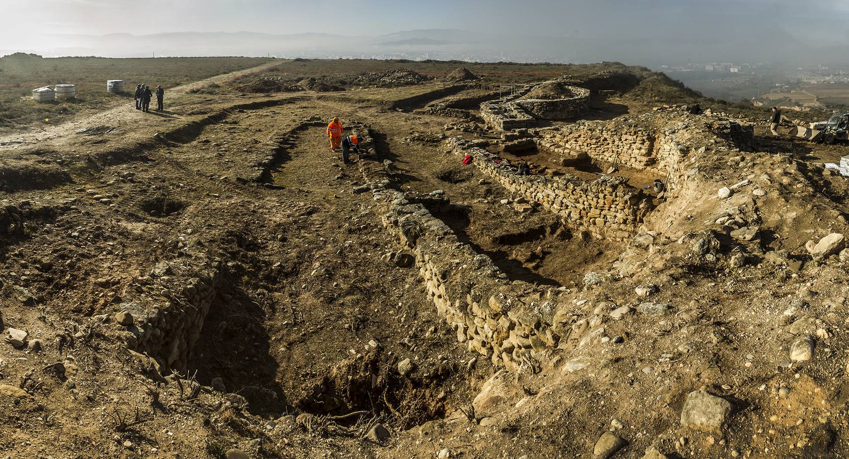 Avanza la primera fase de las excavaciones en el Monte Cantabria.
