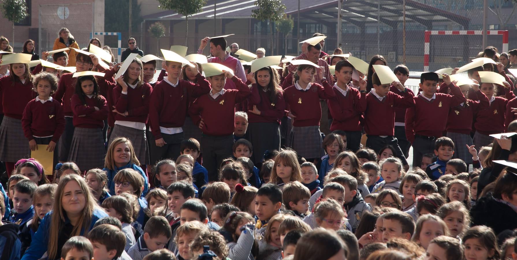 Fotos: Actos del Día Internacional del Cáncer Infantil en Jesuítas de Logroño