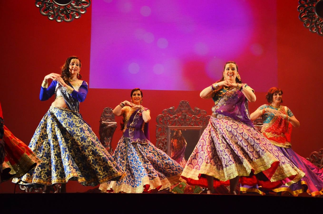 El carnaval que vive la ciudad riojabajeña está dedicado a los cuentos