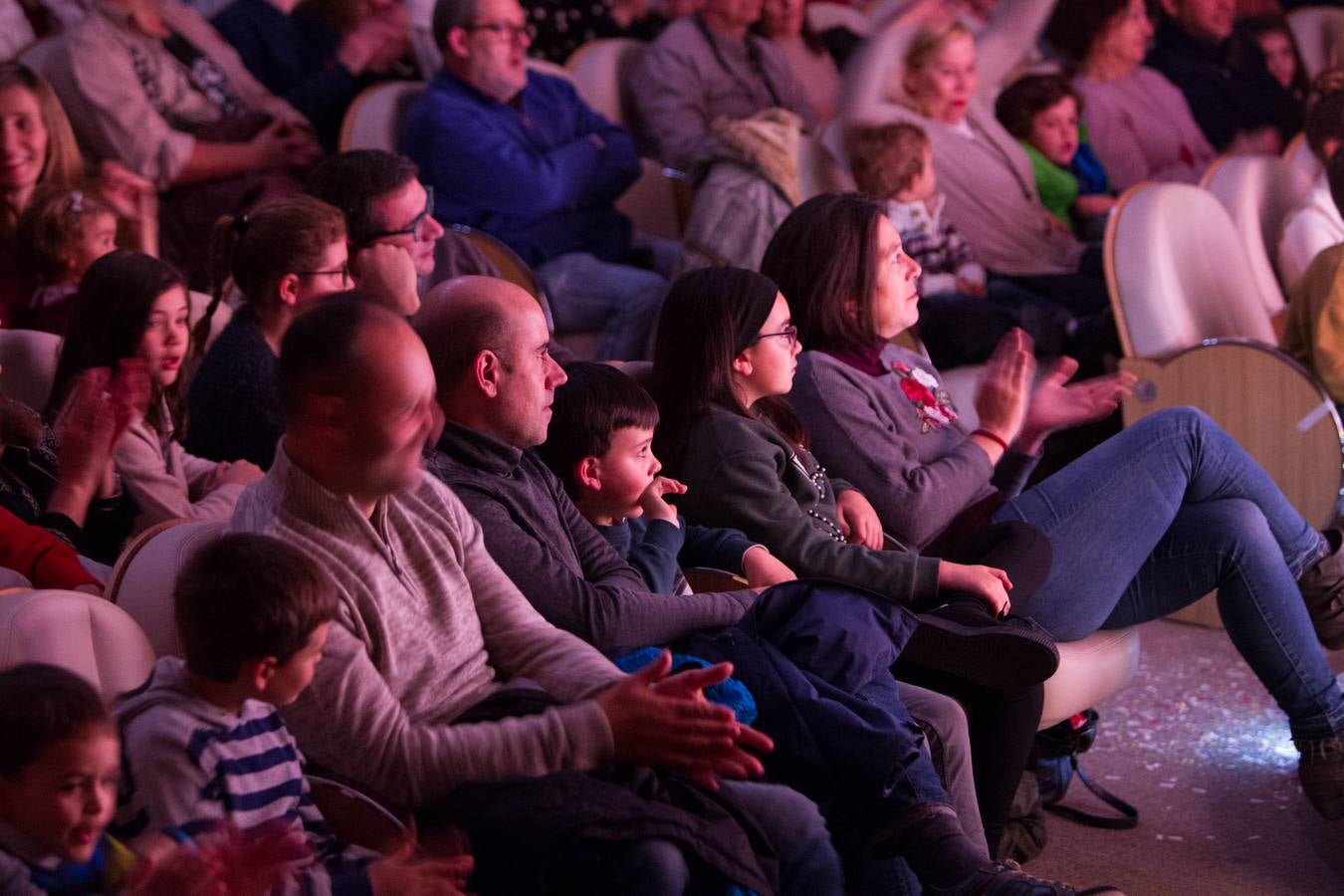 Divertida gala a favor de la asociación Faro.