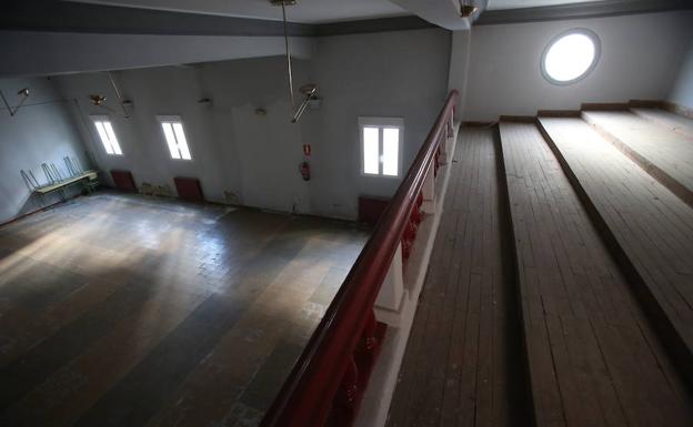 Galería. Recorrido por el viejo colegio de San Bernabé y su entorno. En la imagen, el salón de actos.