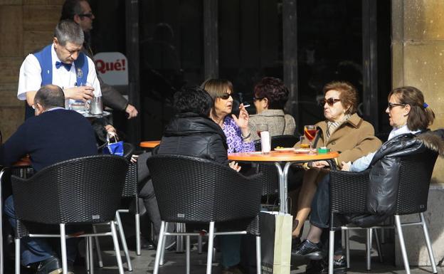 Terraza en la Gran Vía logroñesa.