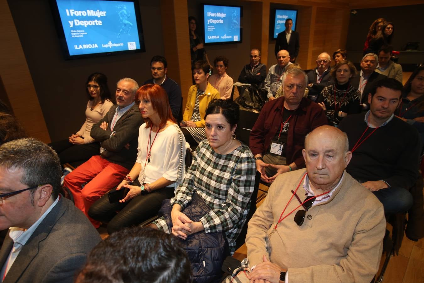 El Ayuntamiento de Logroño ha constituido el Observatorio Mujer y Deporte que nace para impulsar programas y estrategias que potencien el deporte femenino y, así, avanzar en la igualdad en la sociedad. La alcaldesa de Logroño, Concepción Gamarra, ha presentado este Observatorio en el marco del I Foro Mujer y Deporte, organizado por Diario LA RIOJA y promovido por , un espacio de reflexión sobre la situación del deporte en el que participan representantes de diferentes instituciones y al que han acudido diferentes deportistas de élite.