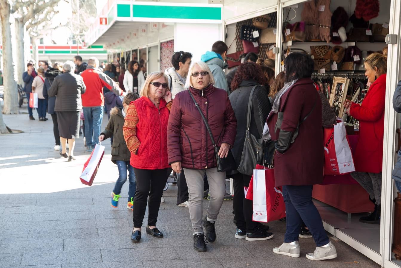 Los ciudadanos han acudido en la jornada en la que se ha inaugurado esta feria del comercio