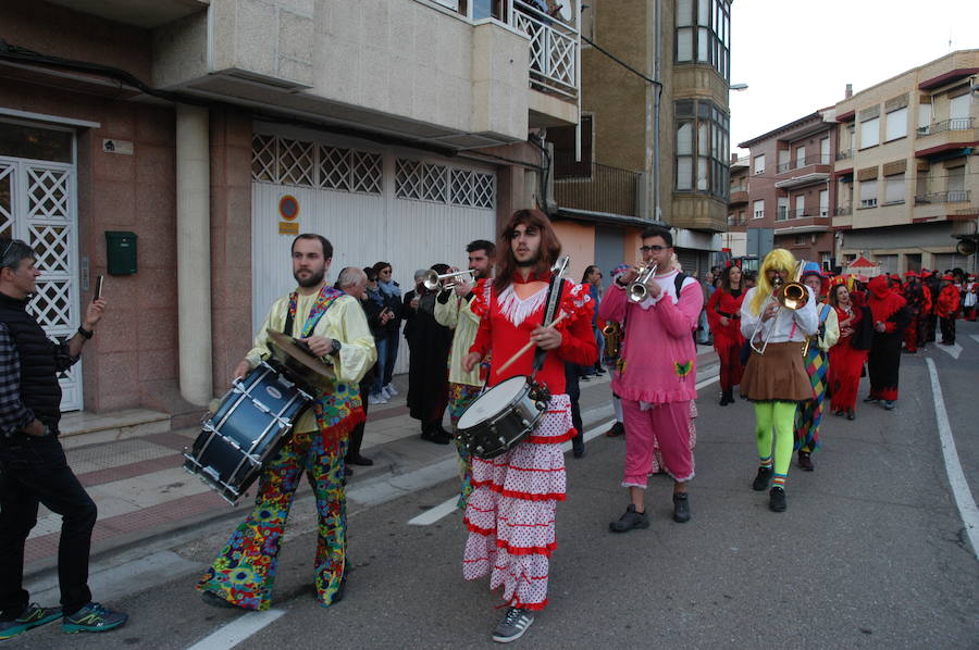 Imaginación y participación. Los carnavales de Cervera merecen una visita como se puede ver en las imágenes.