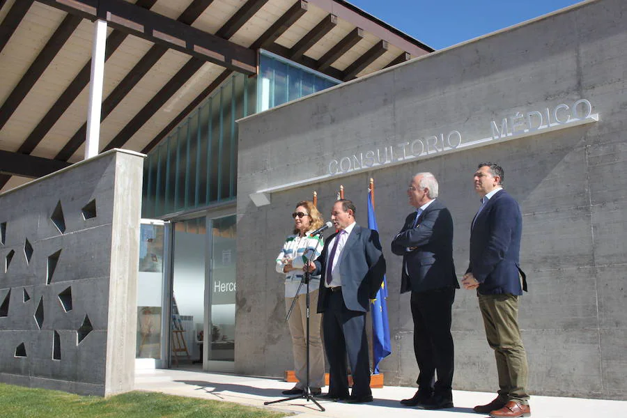 Con una inversión de 154.000 euros del Gobierno regional, Herce estrenó ayer nuevo consultorio. El acto estuvo presidido por José Ignacio Ceniceros.