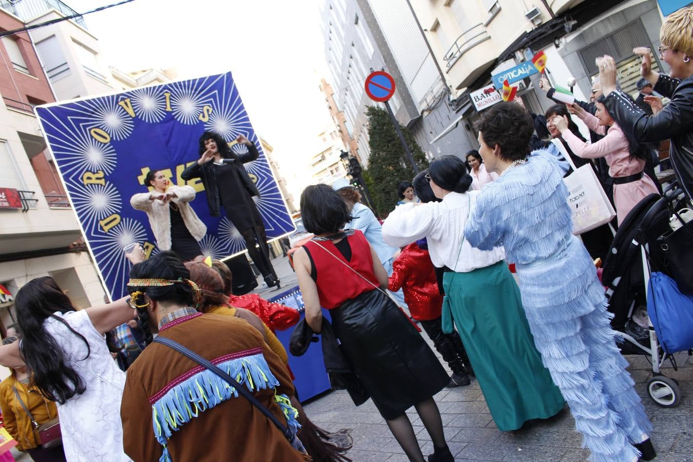 Los arnedanos se lanzaron a la calle para disfrutar del Carnaval