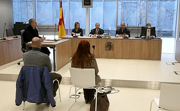 El fiscal eleva a ocho años la petición de cárcel para la exdecana de los psicólogos