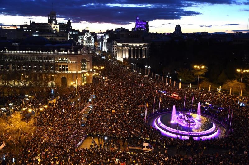 Una marea morada recorre todo el país para reivindicar la igualdad de género