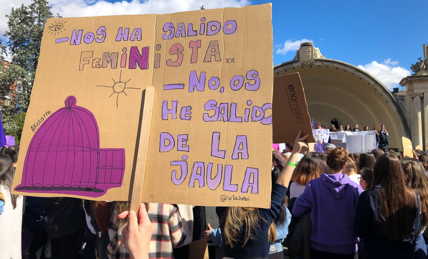 Fotos: La manifestación feminista estudiantil en Logroño, de camino a La Concha