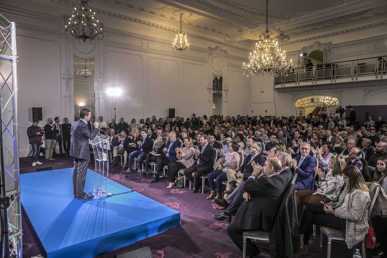 Fotos: Casado presenta en Logroño a los candidatos para las alcaldías de las cabeceras de comarca