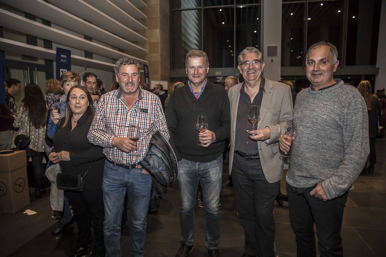 Fotos: Bodegas Familiares de Rioja presentó en sociedad su última cosecha