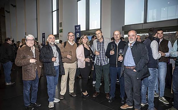 Humberto Lapuente, Taquio Uzqueda, Antonio Egido, Chantal Uzqueda, Julio Arnaiz, Tirso Dueñas y José Antonio Reinares.