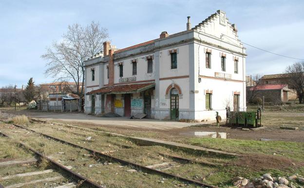 Estación de la línea férrea Soria-Castejón de Cervera del Río Alhama, en Valverde.