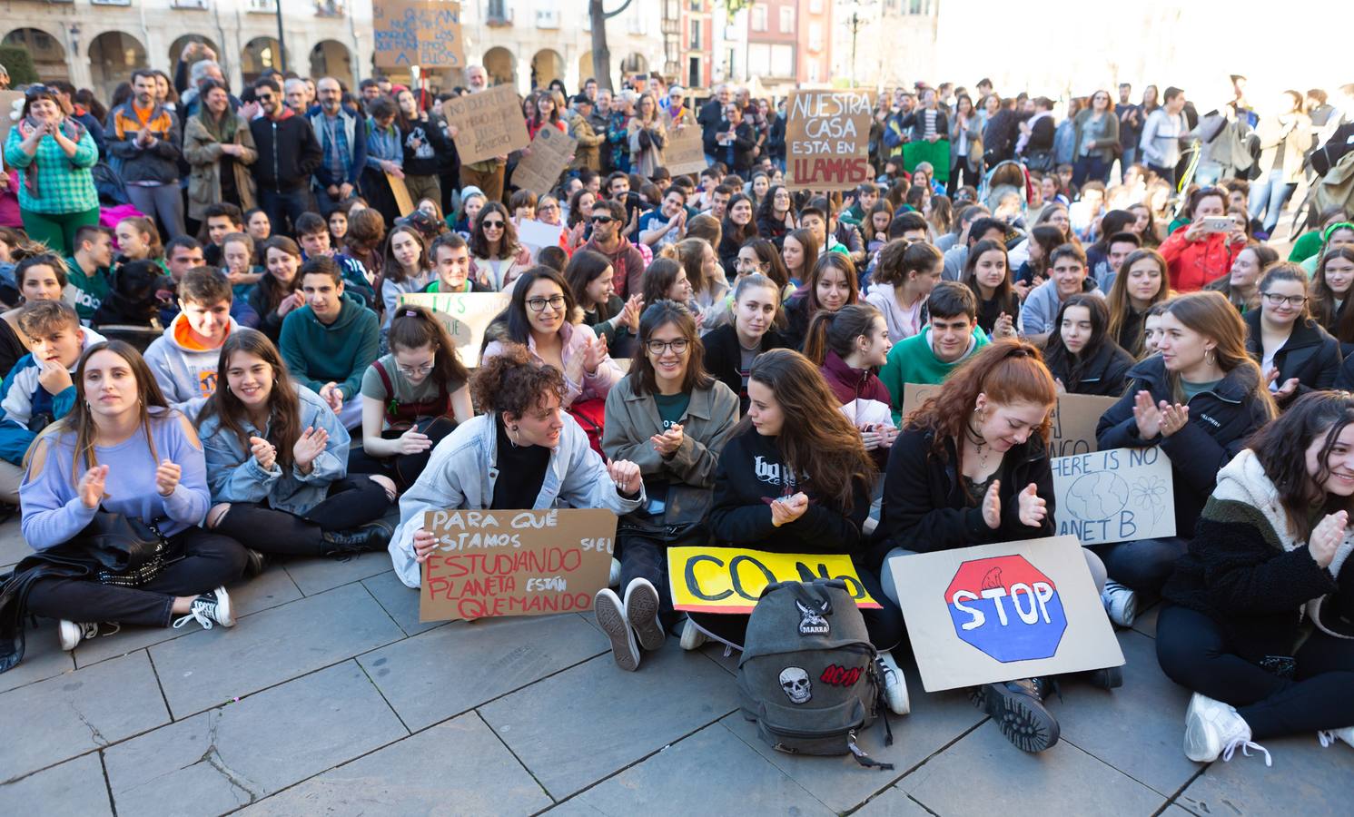 El 15M Climático ha reunido a varios centenares de personas en su primera cita