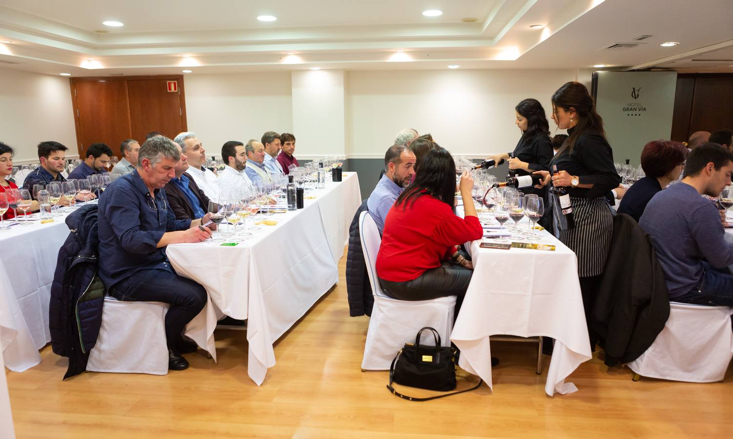 Esperanza Elías, enóloga de Rioja Vega, presentó los nuevos vinos de la bodega de Viana.