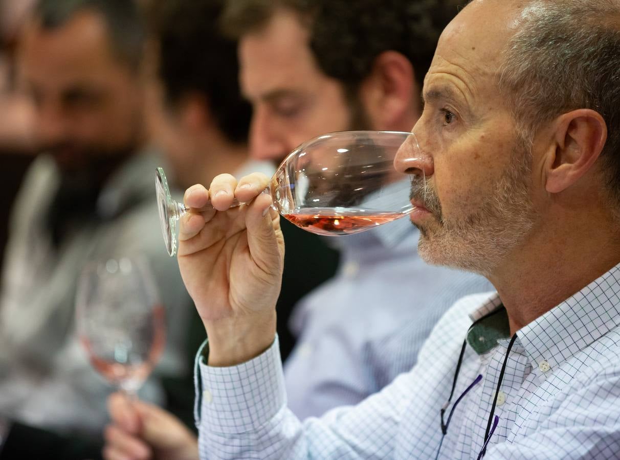 Esperanza Elías, enóloga de Rioja Vega, presentó los nuevos vinos de la bodega de Viana.