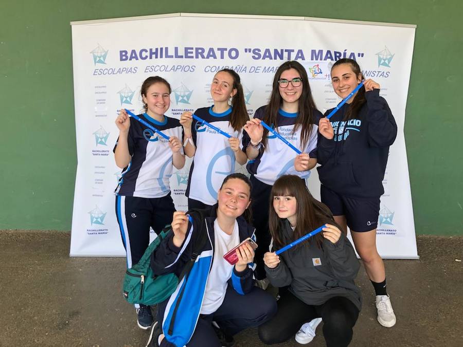 Más de 800 jóvenes se reúnen en el Bachillerato Santa María para jugar a fútbol, baloncesto y voleibol