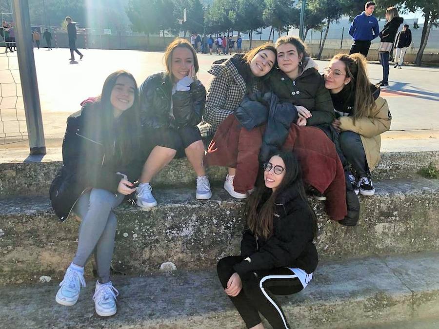 Más de 800 jóvenes se reúnen en el Bachillerato Santa María para jugar a fútbol, baloncesto y voleibol