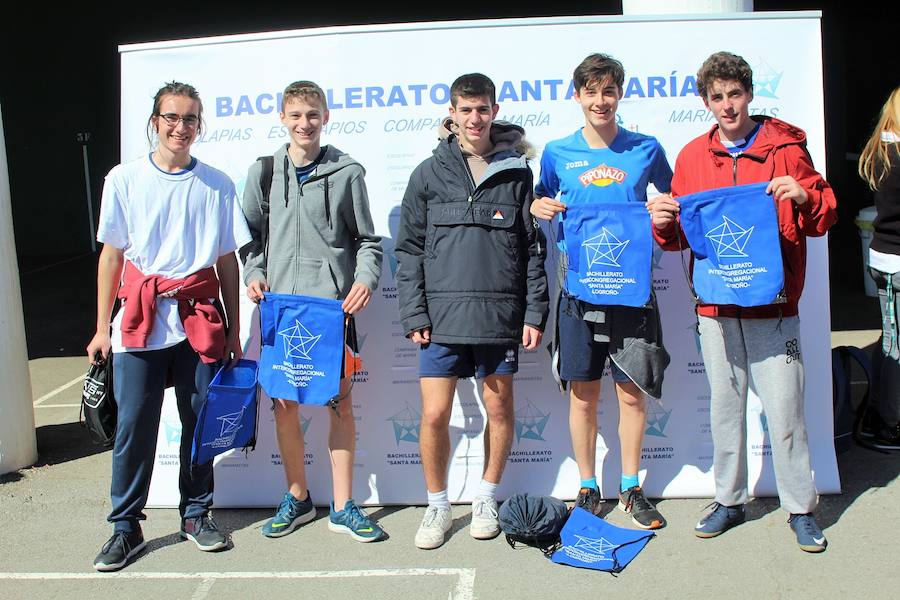 Más de 800 jóvenes se reúnen en el Bachillerato Santa María para jugar a fútbol, baloncesto y voleibol