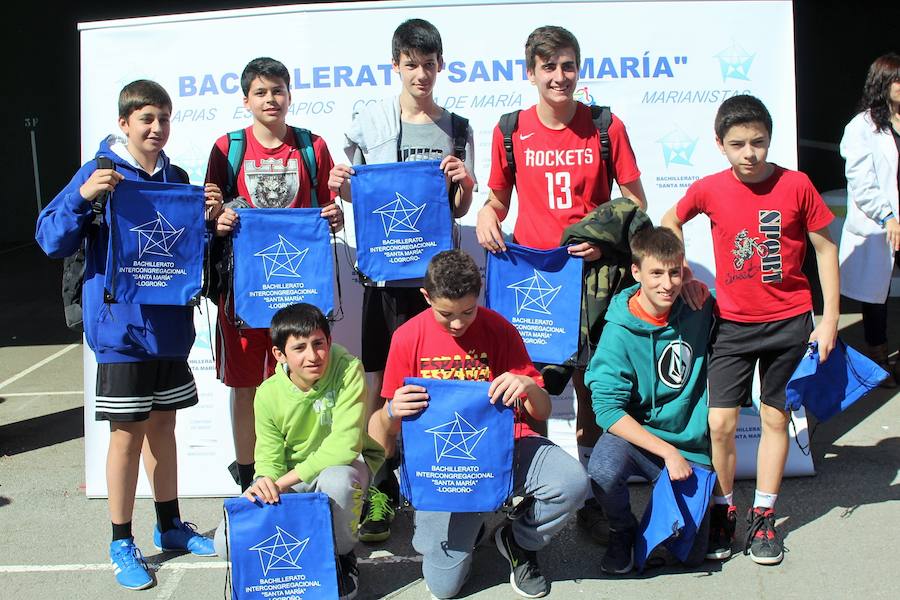 Más de 800 jóvenes se reúnen en el Bachillerato Santa María para jugar a fútbol, baloncesto y voleibol