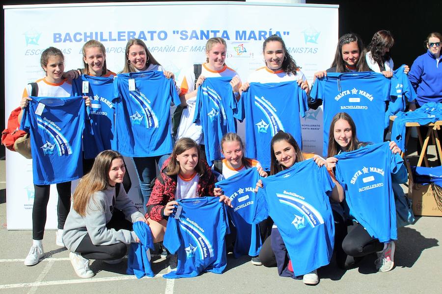 Más de 800 jóvenes se reúnen en el Bachillerato Santa María para jugar a fútbol, baloncesto y voleibol