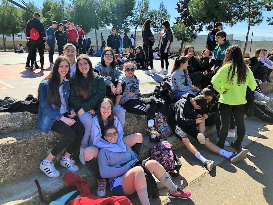 Más de 800 jóvenes se reúnen en el Bachillerato Santa María para jugar a fútbol, baloncesto y voleibol