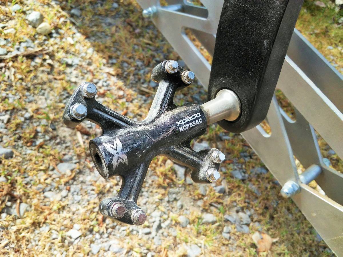 Un pelotón de máquinas artesanas y tuneadas se concentra y pasea por la capital riojana