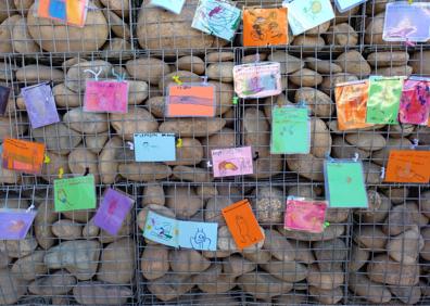 Imagen secundaria 1 - «Mi capacidad especial es la de inflar globos»