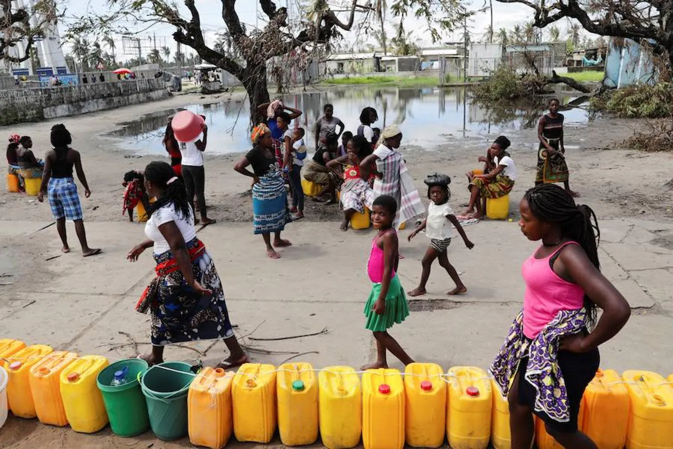 El ciclón Idai, que ha devastado poblaciones enteras a su paso por Mozambique, Malawi y Zimbabue, ha causado al menos 2,8 millones de afectados, según los cálculos que hoy hizo públicos el Programa Mundial de Alimentos (PMA) de las Naciones Unidas.