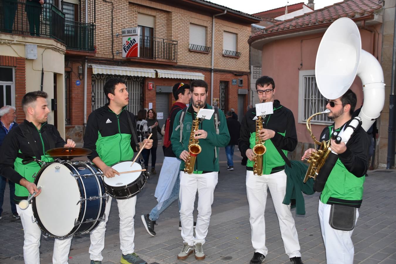 Fotos: El Villar de Arnedo lanza el chupinazo de las fiestas de la Virgen de la Anunciación