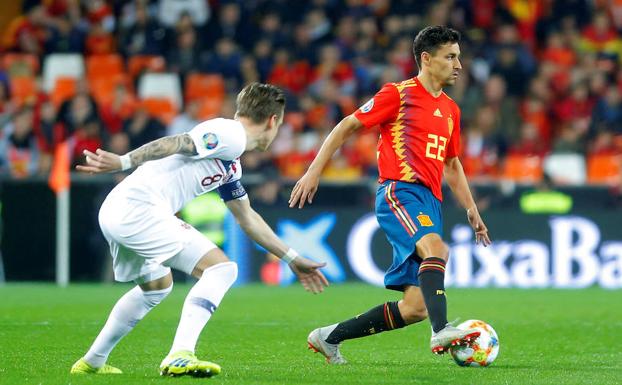 Jesús Navas, durante el partido ante Noruega. 