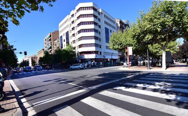 Esquina entre Vara de Rey y Miguel Villanueva.