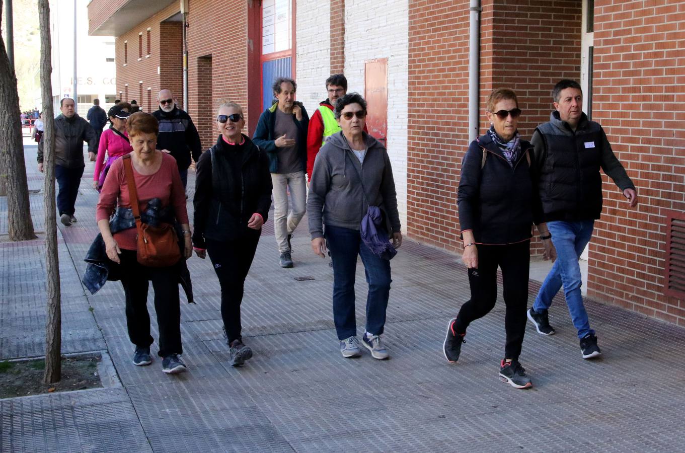 Fotos: Paseo Saludable por el barrio de Madre de Dios y San José de Logroño