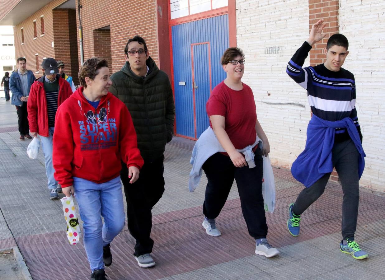 Fotos: Paseo Saludable por el barrio de Madre de Dios y San José de Logroño