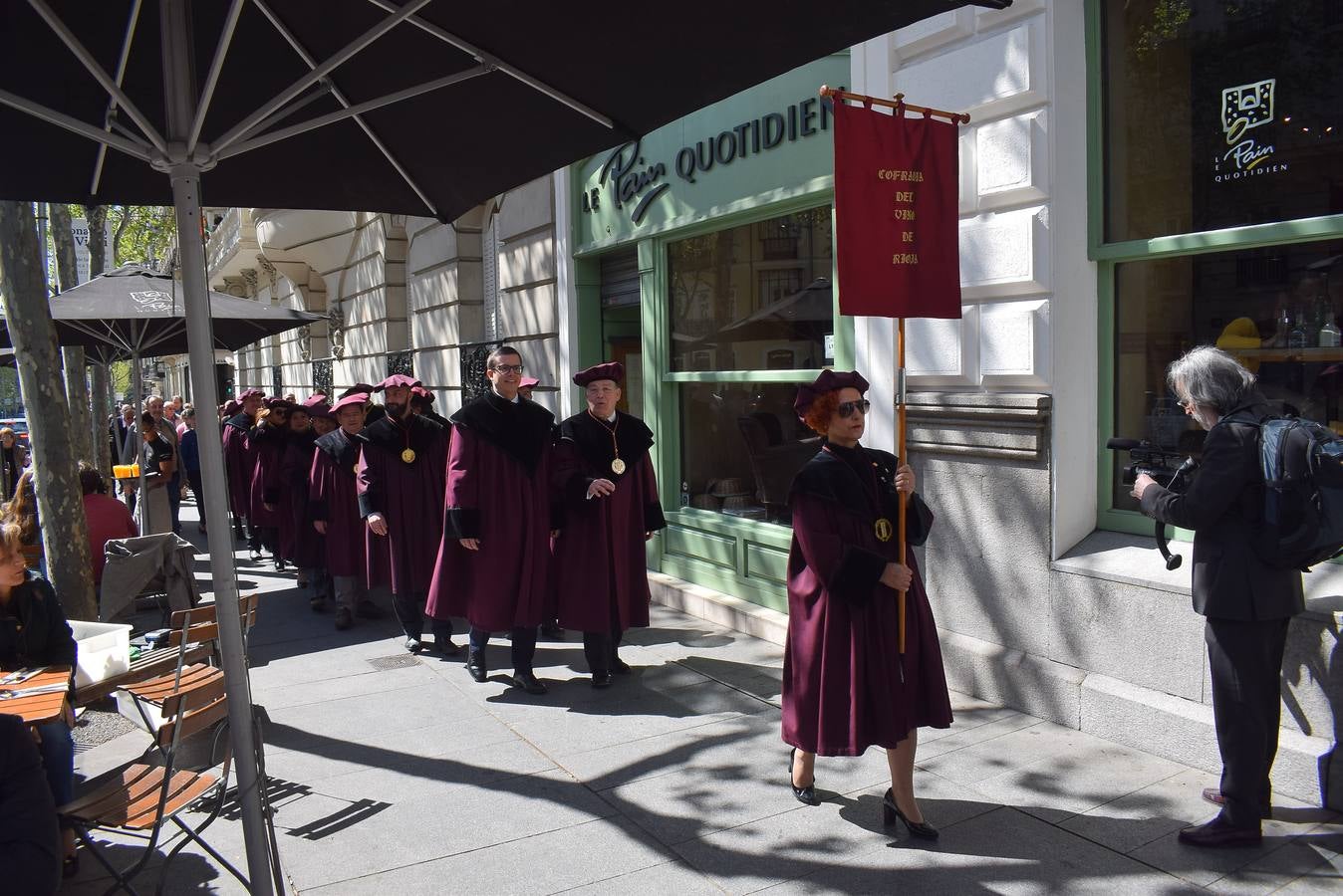 La Cofradía del Vino de Rioja ha investido como Cofrade de Honor al Centro Riojano de Madrid