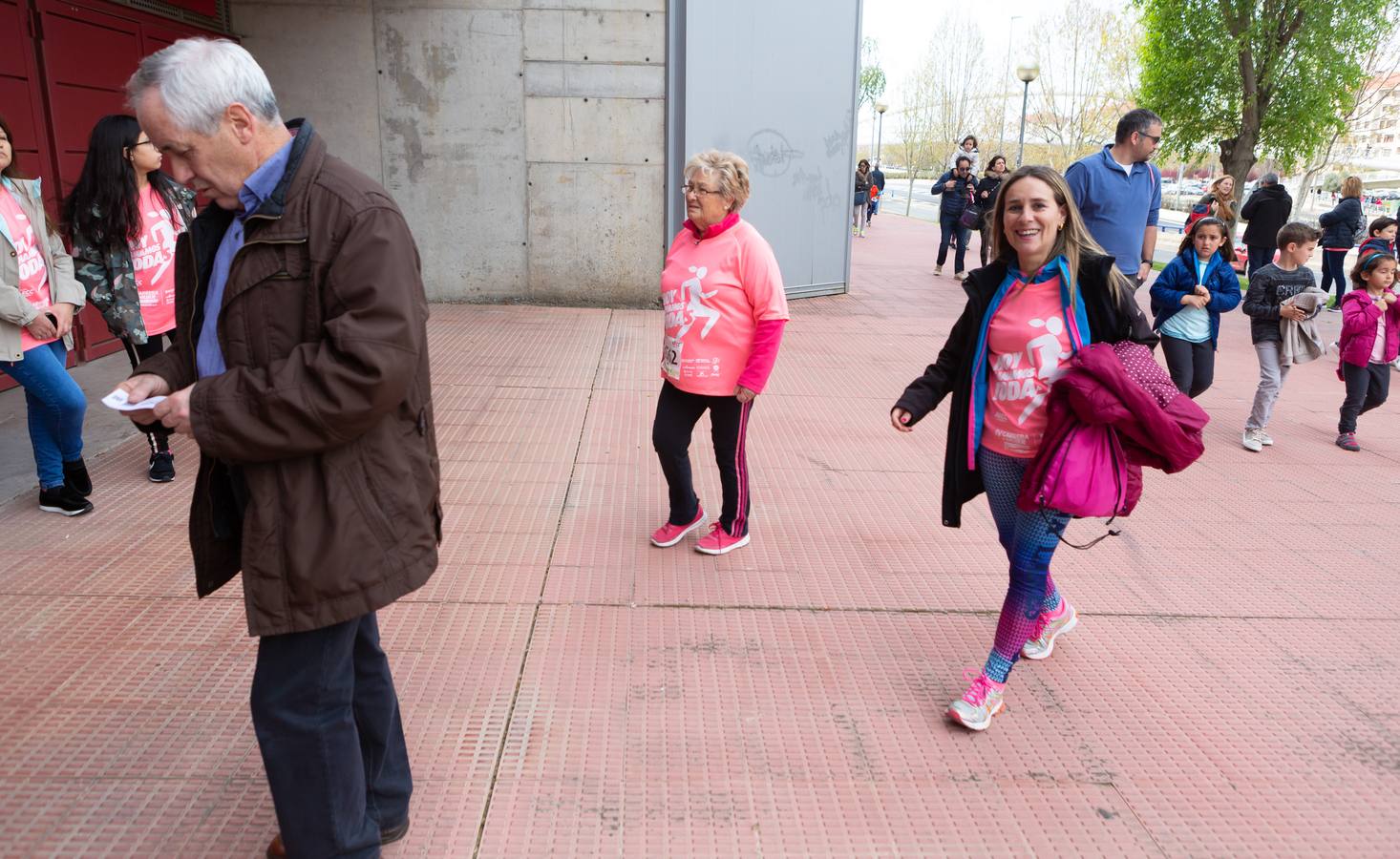 Fotos: Las Gaunas se tiñe de rosa