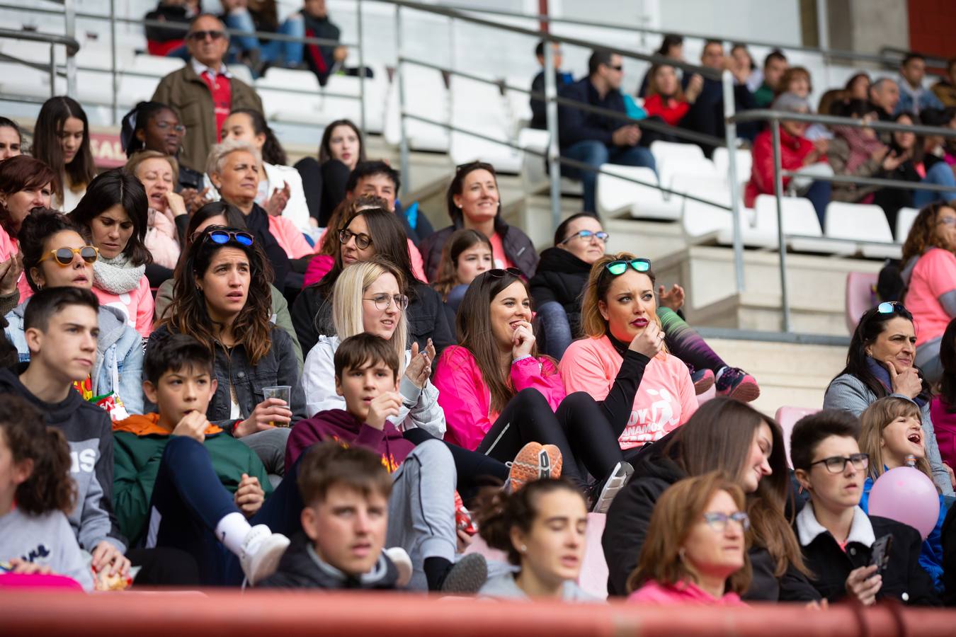 Fotos: Las Gaunas se tiñe de rosa