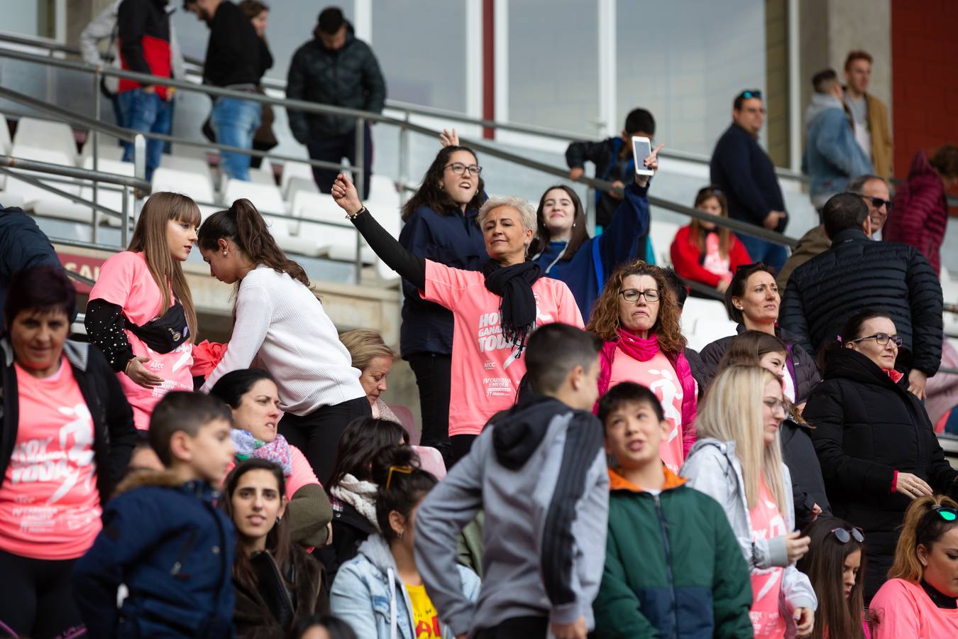 Fotos: Las Gaunas se tiñe de rosa