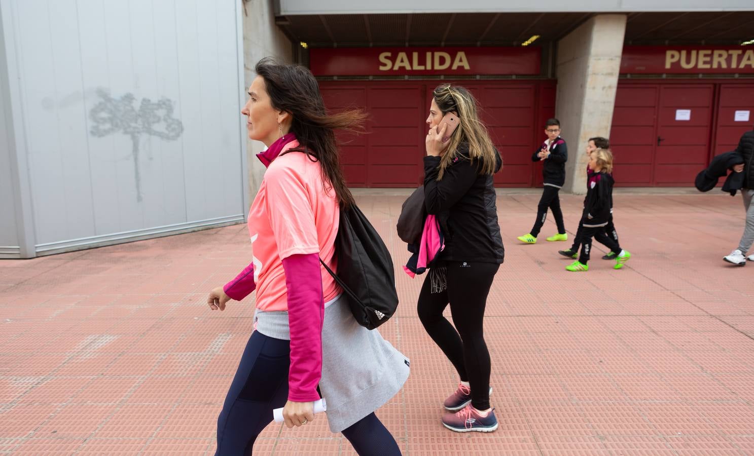 Fotos: Las Gaunas se tiñe de rosa