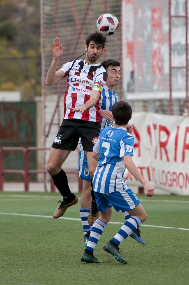 Ledo gana una acción por alto. 