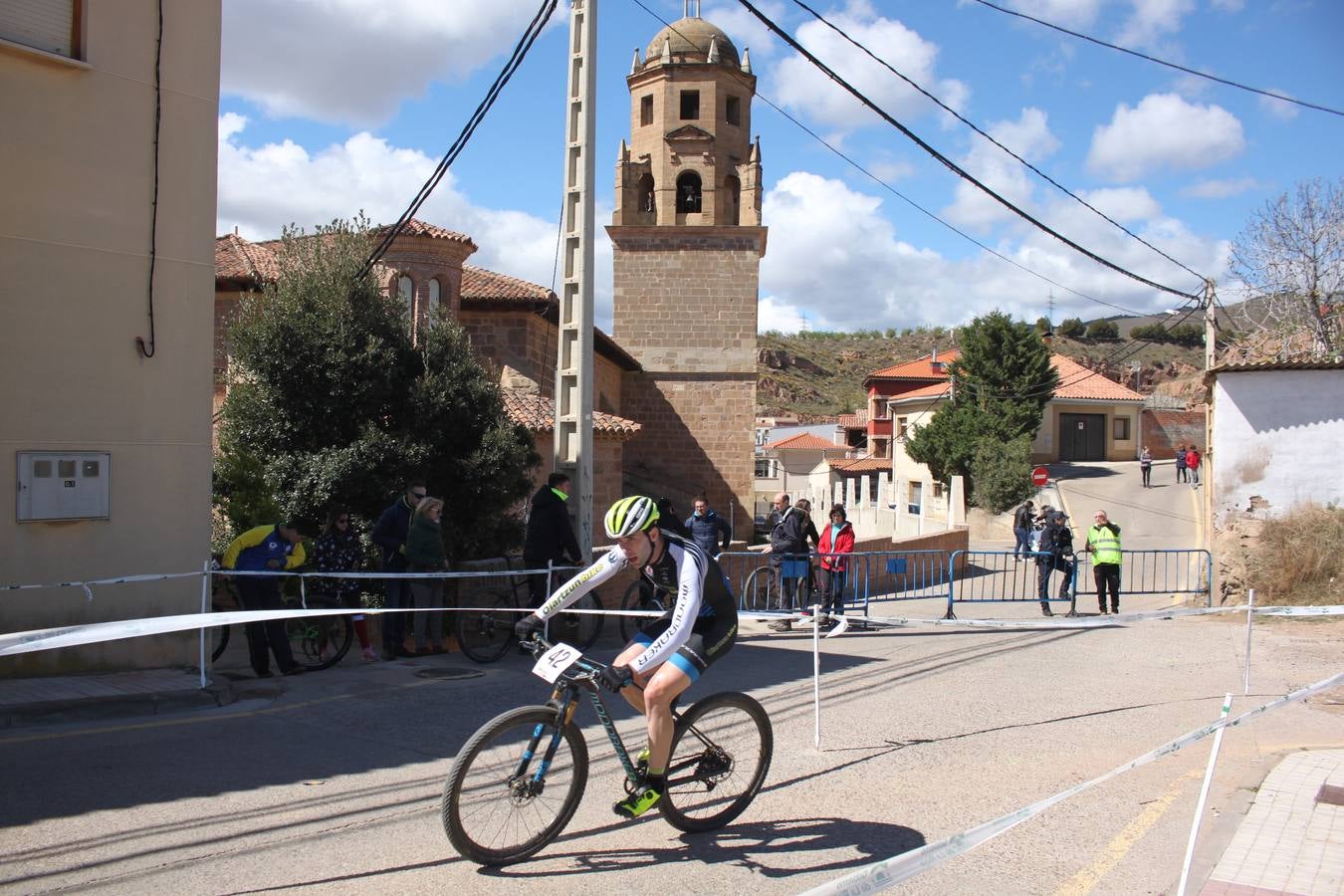 Con la ausencia de Carlos Coloma y Rocío del Alba, la quinta edición de la XCO Internacional Ciudad del Calzado ha reunido a 600 corredores en Arnedo