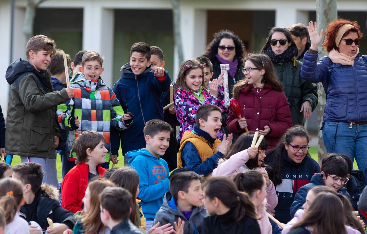 Fotos: Escolares riojanos celebran Musiqueando en el parque San Miguel de Logroño