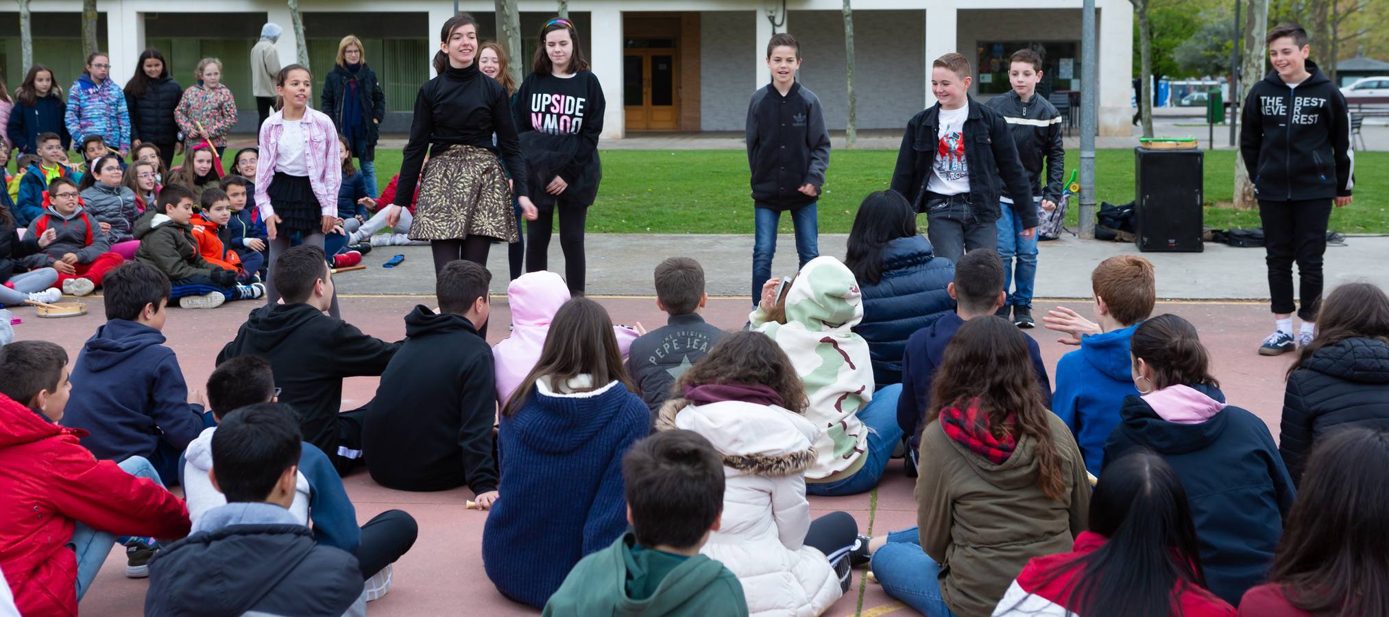 Fotos: Escolares riojanos celebran Musiqueando en el parque San Miguel de Logroño