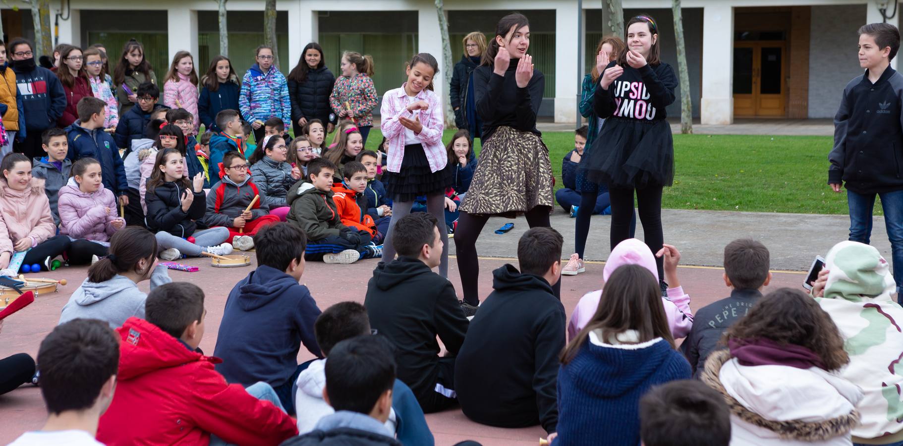 Fotos: Escolares riojanos celebran Musiqueando en el parque San Miguel de Logroño