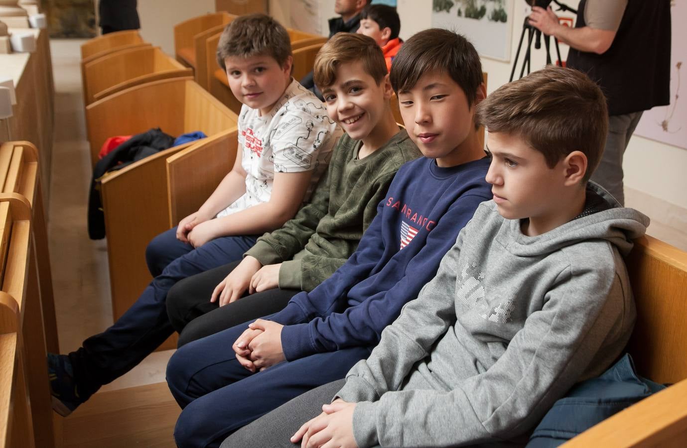 Aldeas Infantiles pide «políticas concretas» contra la pobreza infantil | El Parlamento riojano ha acogido un pleno infantil con la asistencia del vicepresidente de esta ONG, Javier Fresneda