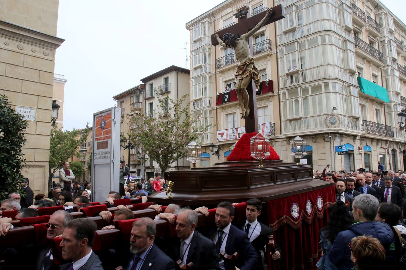 Fotos: Vía Crucis y traslado del Santo Cristo de las Ánimas de Logroño