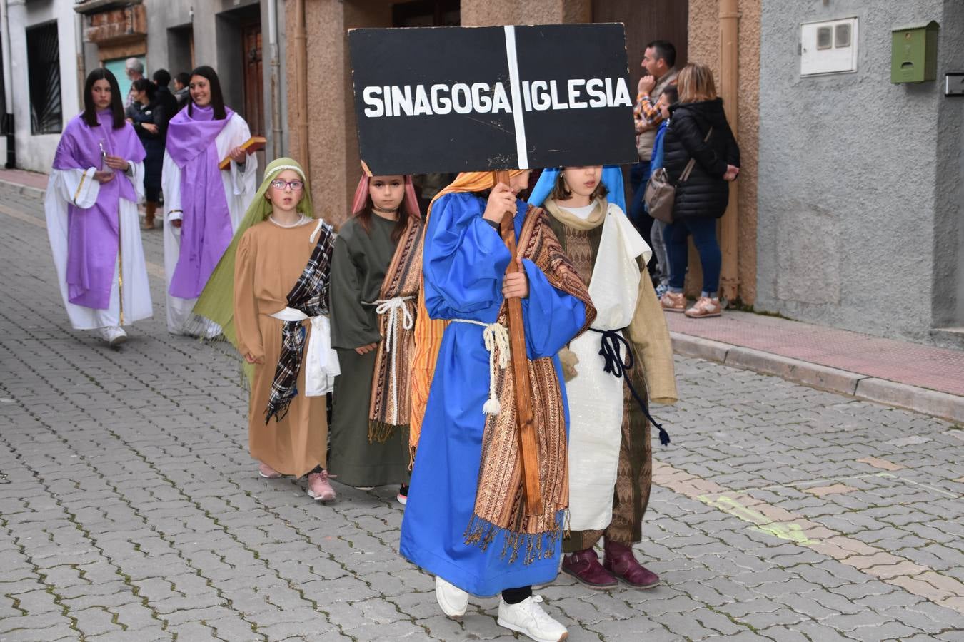 Fotos: Procesión del Santo Entierro en Cervera