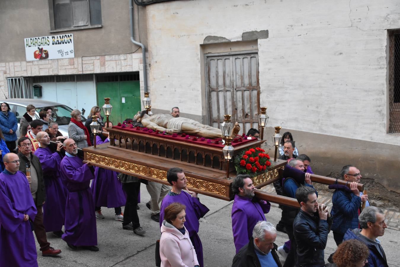 Fotos: Procesión del Santo Entierro en Cervera